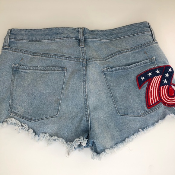 Mossimo High Rise Burger Shorts - Picture 4 of 6